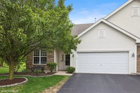 2214 Woodview Ave, Joliet, IL 60431