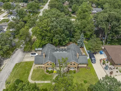 8960 W 100th St, Palos Hills, IL 60465
