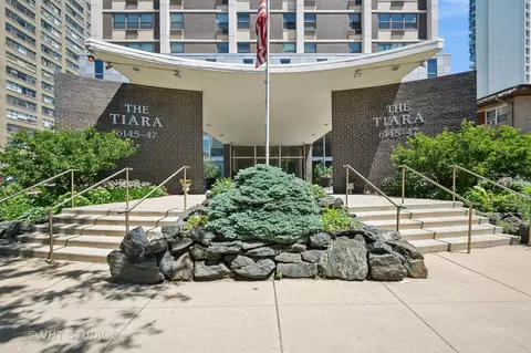 6145 N Sheridan Rd #10C, Chicago, IL 60660