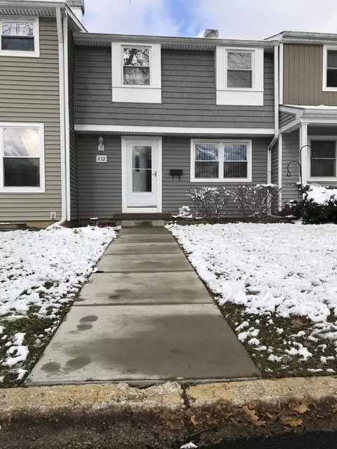 832 Carnaby Ct, Schaumburg, IL 60194