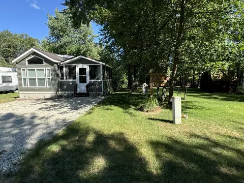 8 92 Woodhaven, Sublette, IL 61367 photo 4