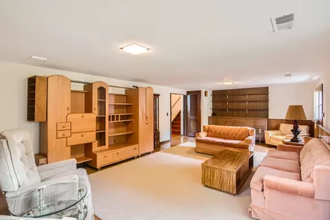 Living - 902 E Golfview Dr, Mount Prospect, IL 60056 photo 3 of 4