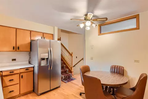 Dining - 902 E Golfview Dr, Mount Prospect, IL 60056 photo 2 of 2