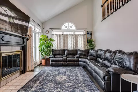 5280 Landers Dr, Hoffman Estates, IL 60192 photo 6