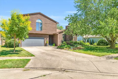2106 Madison Ct, Champaign, IL 61820