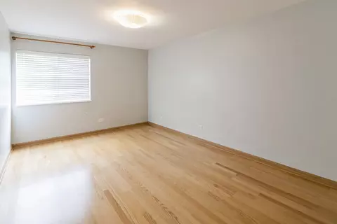 Bedroom - 910 Beau Dr #103, Des Plaines, IL 60016 photo 1 of 3