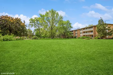 Exterior - 910 Beau Dr #103, Des Plaines, IL 60016 photo 6 of 6