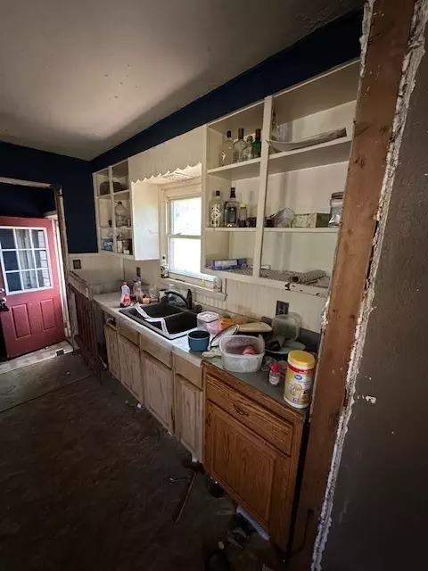 Kitchen - 269 E 1300 North Rd, Onarga, IL 60955 photo 2 of 3