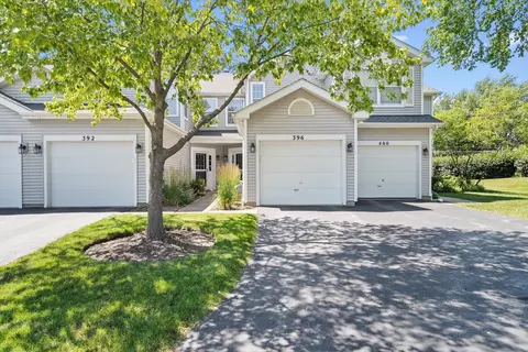 396 Fallbrook Ct, Schaumburg, IL 60194