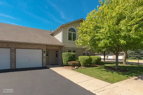 2676 Jodee Dr #2676, Joliet, IL 60436