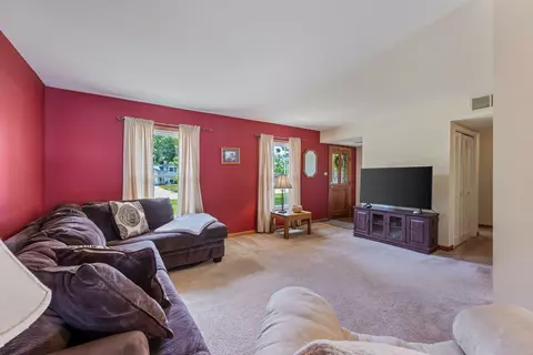 Other - 1470 Devonshire Ln, Hoffman Estates, IL 60169 photo 2 of 5