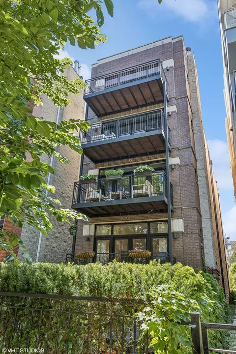 639 W Wrightwood Ave #2, Chicago, IL 60614