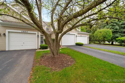 1460 Division Ct, Saint Charles, IL 60174