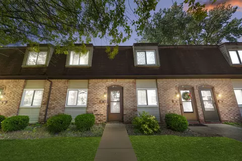1119 S Curtis Ave #E53, Kankakee, IL 60901