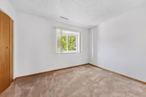Bedroom - 1119 S Curtis Ave #E53, Kankakee, IL 60901 photo 2 of 2