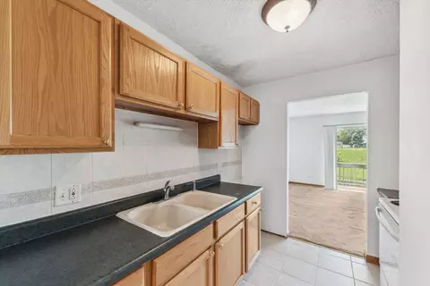 Kitchen - 1119 S Curtis Ave #E53, Kankakee, IL 60901 photo 1 of 2