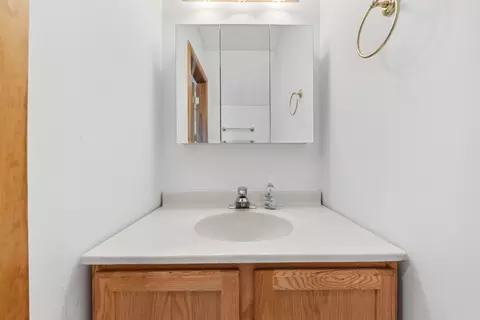 Bath - 1119 S Curtis Ave #E53, Kankakee, IL 60901 photo 1 of 2