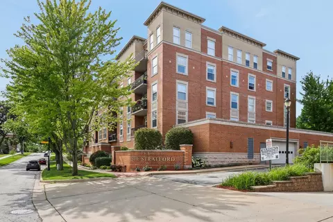 190 W Johnson St #407, Palatine, IL 60067