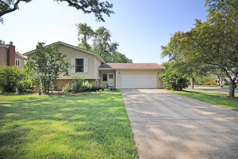 809 69th St, Darien, IL 60561 photo 2