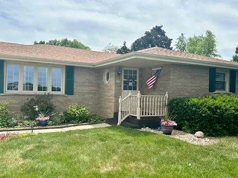 Exterior - 1364 W Tower Rd, Kankakee, IL 60901 photo 2 of 5