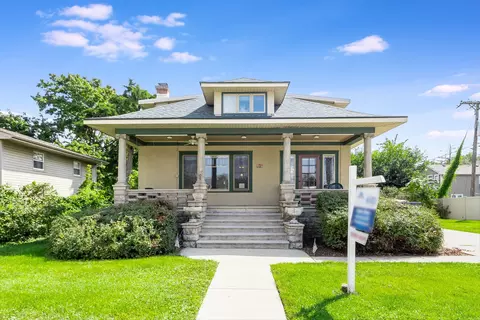 104 N Wabena Ave, Minooka, IL 60447