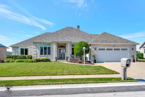 321 W Eighth St, Manteno, IL 60950