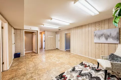 Entry Way - 945 Heather Ln, Hoffman Estates, IL 60169 photo 5 of 5