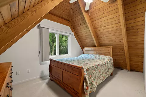 Bedroom - 2709 Sterling Dr, Mchenry, IL 60050 photo 4 of 5