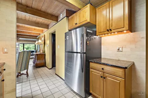 Kitchen - 2709 Sterling Dr, Mchenry, IL 60050 photo 3 of 7