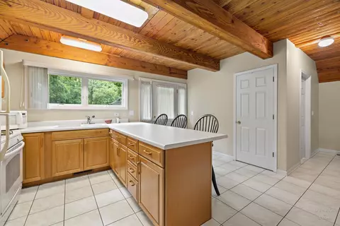 Kitchen - 2709 Sterling Dr, Mchenry, IL 60050 photo 7 of 7