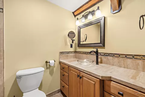 Bath - 2709 Sterling Dr, Mchenry, IL 60050 photo 3 of 5