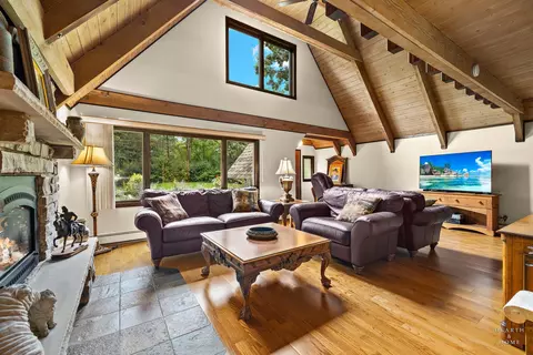Living - 2709 Sterling Dr, Mchenry, IL 60050 photo 2 of 9