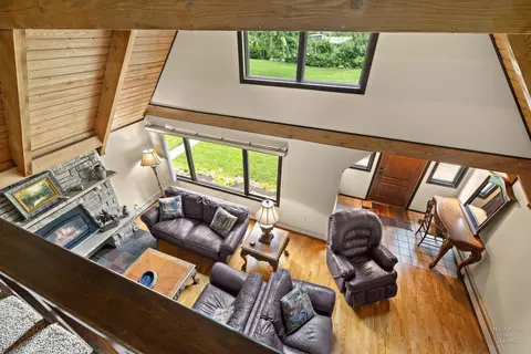 Living - 2709 Sterling Dr, Mchenry, IL 60050 photo 6 of 9