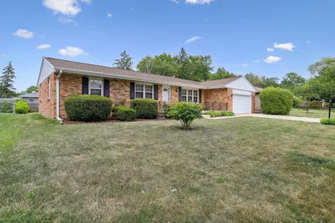 1212 Devonshire Dr, Champaign, IL 61821 photo 3