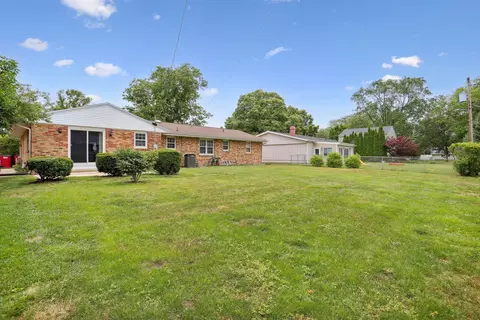 1212 Devonshire Dr, Champaign, IL 61821 photo 27