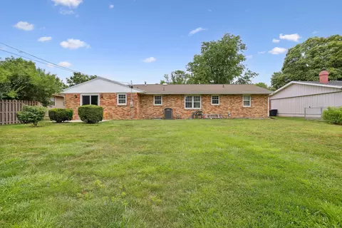1212 Devonshire Dr, Champaign, IL 61821 photo 28
