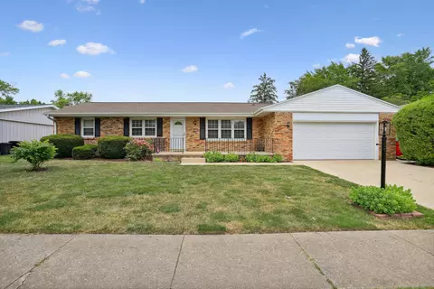 1212 Devonshire Dr, Champaign, IL 61821