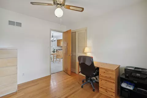 1212 Devonshire Dr, Champaign, IL 61821 photo 17
