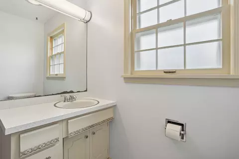 1212 Devonshire Dr, Champaign, IL 61821 photo 22