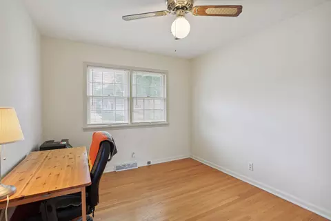 1212 Devonshire Dr, Champaign, IL 61821 photo 16