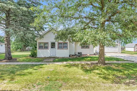 313 E Oliver St, Mansfield, IL 61854