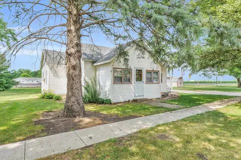 313 E Oliver St, Mansfield, IL 61854 photo 4