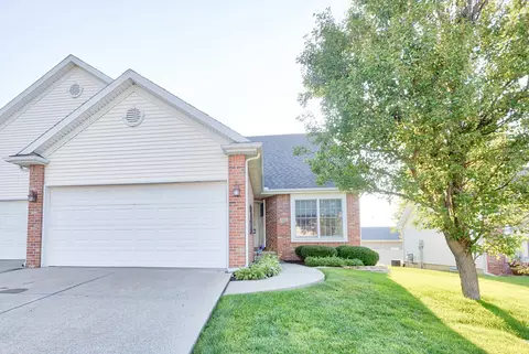 331 Fieldcrest Ct, Normal, IL 61761