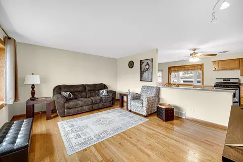Living - 649 W Ronald Dr, Addison, IL 60101 photo 1 of 1
