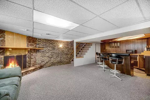 Other - 649 W Ronald Dr, Addison, IL 60101 photo 6 of 8