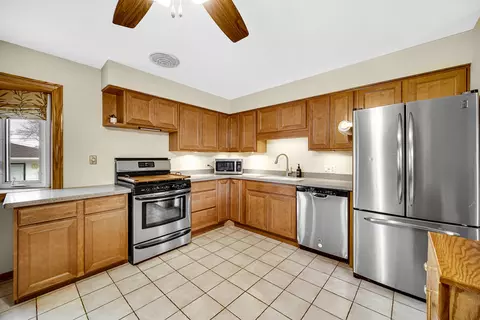 Kitchen - 649 W Ronald Dr, Addison, IL 60101 photo 2 of 3