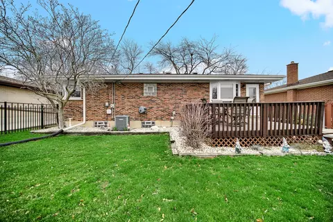 Exterior - 649 W Ronald Dr, Addison, IL 60101 photo 9 of 9