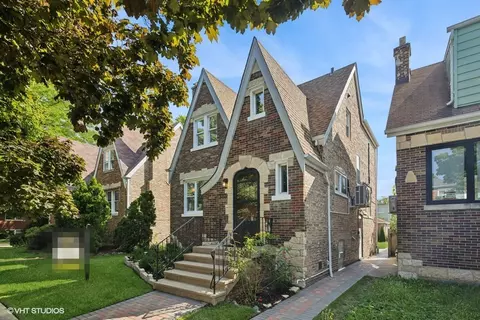 1805 Wesley Ave, Berwyn, IL 60402
