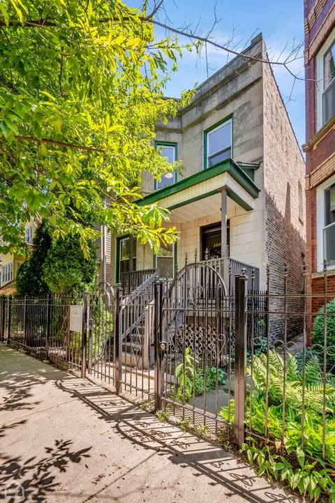 3519 W Belden Ave, Chicago, IL 60647