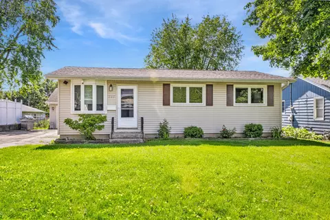 207 Koch Dr, Genoa, IL 60135